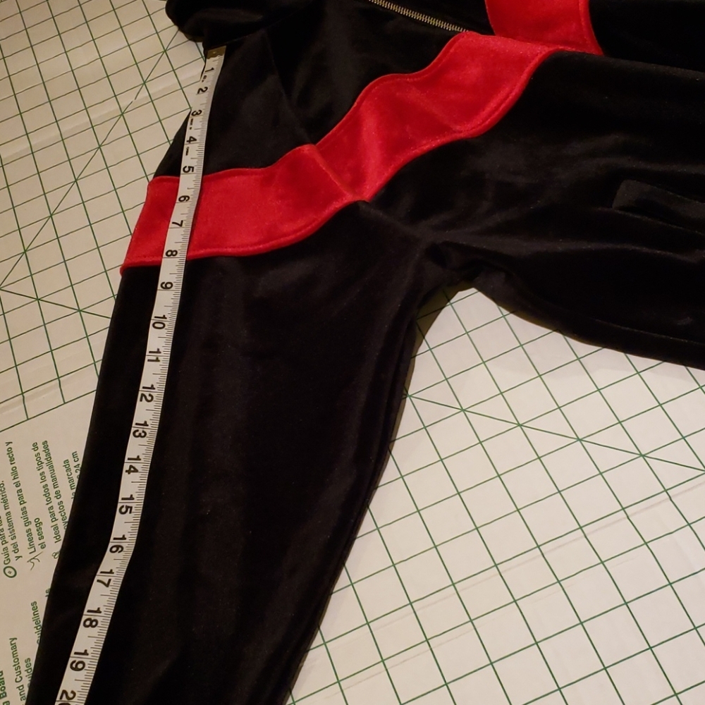 FOREVER 21 Crushed velvet zip up size med - Picture 12 of 13